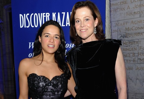 Sigourney+Weaver+Hosts+2012+Nomad+Way+Charity+iwhDf4pn2Ypl