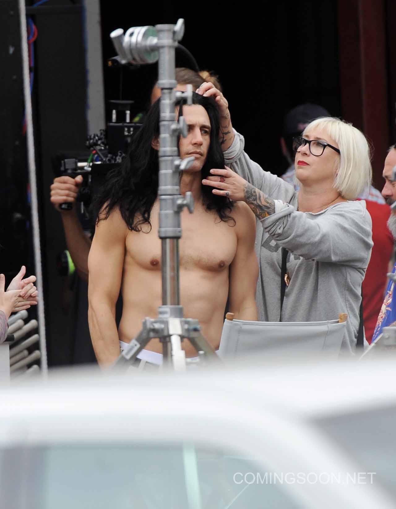 James Franco shows off his ripped abs for "The Disaster Artist"