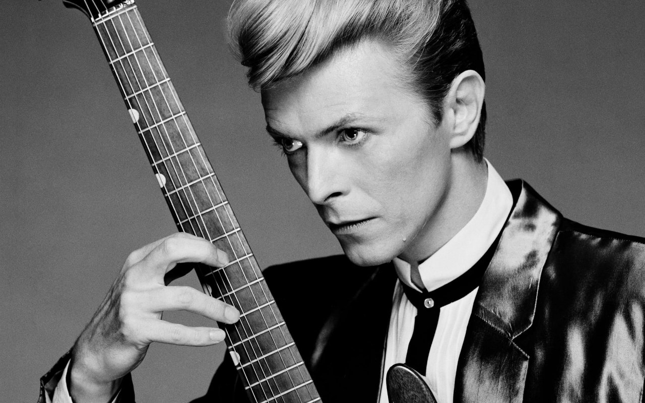 David Bowie Via http://www.wallpaperup.com/246218/DAVID_BOWIE_glam_rock_pop_(53).html