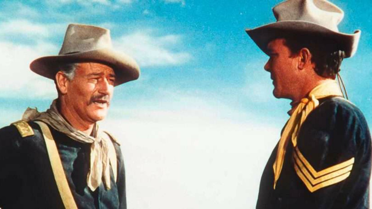 John Wayne in una scena de I cavalieri del Nord Ovest