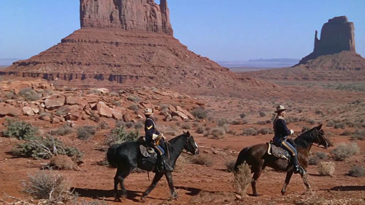 John Wayne in una scena de I cavalieri del Nord Ovest