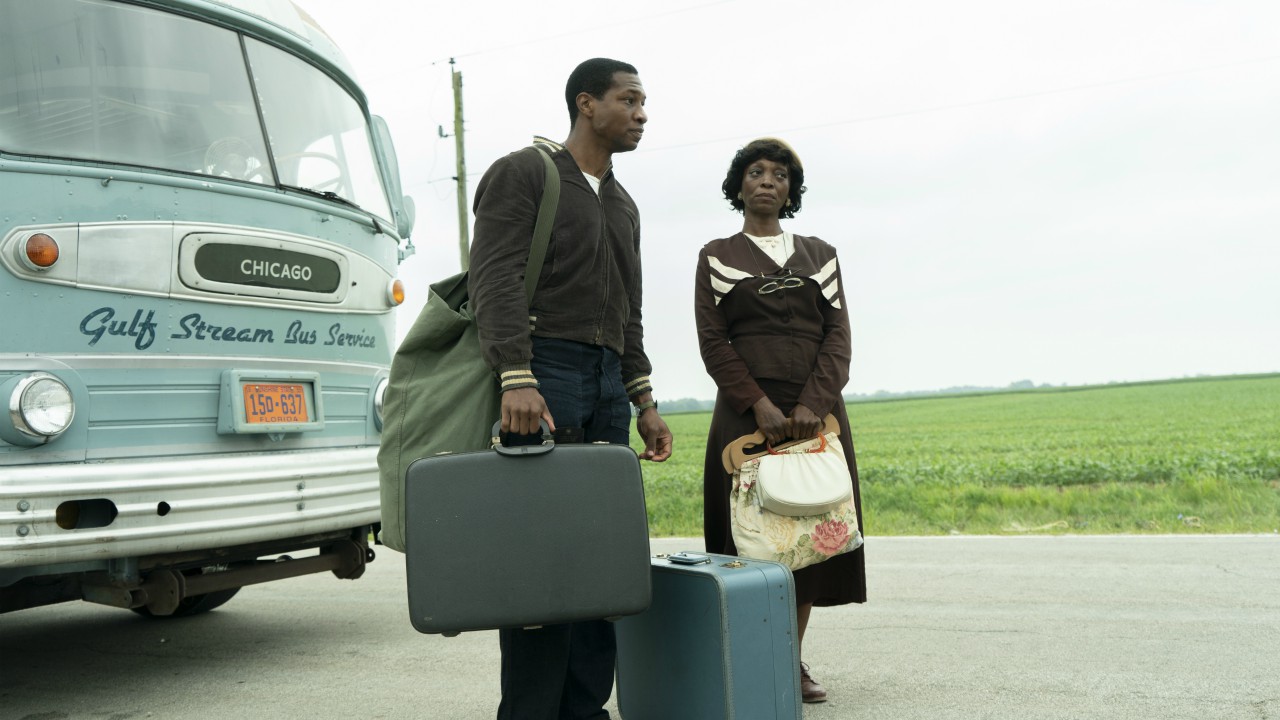 Jonathan Majors in una scena di Lovecraft Country
