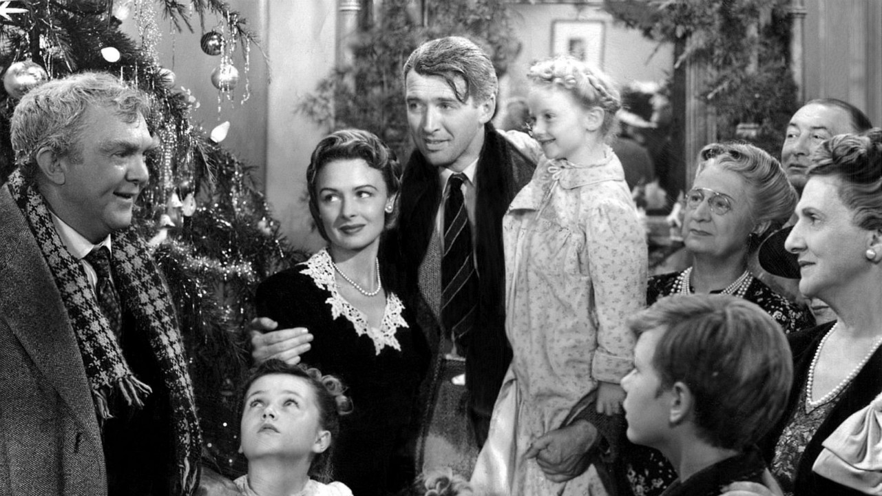 James Stewart e Donna Reed in una scena de La vita è meravigliosa