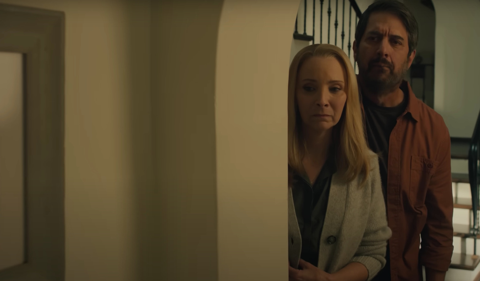 Lisa Kudrow e Ray Romano nel trailer di No Good Deed.